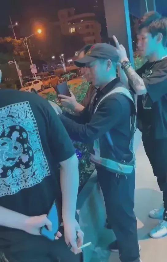 果咚网厦门路虎事件吃瓜,果咚网吃瓜群众揭秘豪车纠纷始末